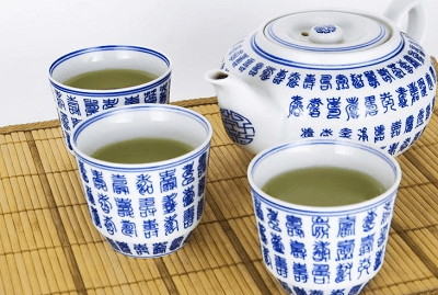 夢(mèng)見(jiàn)為客人泡茶
